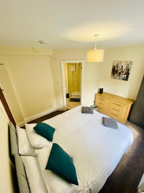 Cannock House ~ 4 Bedrooms All With Ensuite. Rugeley Eksteriør bilde