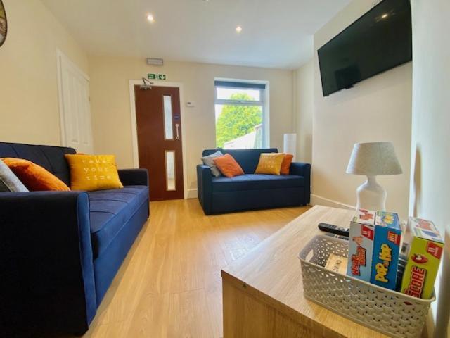 Cannock House ~ 4 Bedrooms All With Ensuite. Rugeley Eksteriør bilde