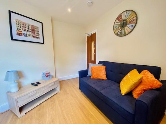 Cannock House ~ 4 Bedrooms All With Ensuite. Rugeley Eksteriør bilde
