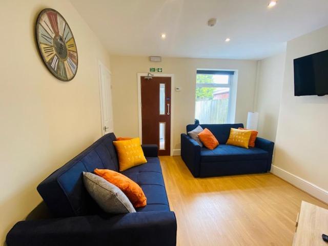 Cannock House ~ 4 Bedrooms All With Ensuite. Rugeley Eksteriør bilde